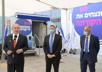 ראש הממשלה במתחם החיסונים החדש: "נוכל להקדים את מתן החיסונים"