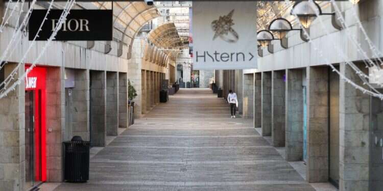 כדי שנוכל להיפרד מהמגפה צריך להינתק מהעולם למספר חודשים