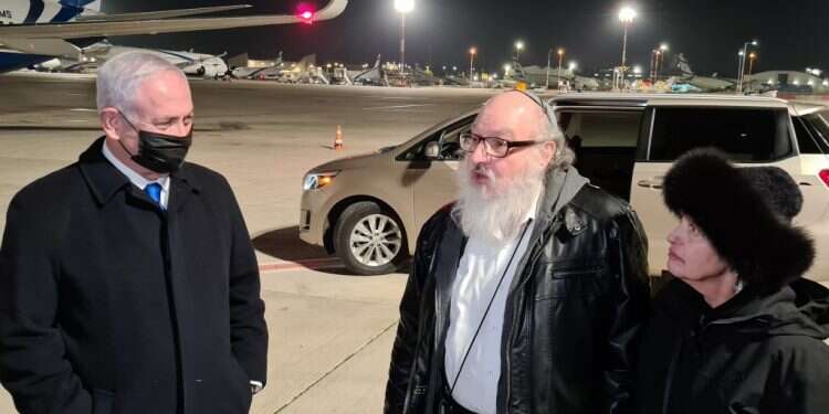 השבת הראשונה של פולארד בארץ: תפילת הודיה בבידוד