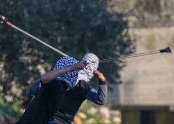 כשכל רכב הוא מטרה, לכל אבן יש פוטנציאל להריגה