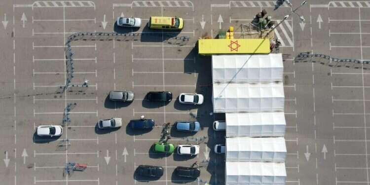 מתחם בדיקות קורונה. צילום: AFP