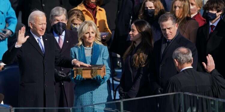 ג'ו וג'יל ביידן בטקס ההשבעה. מימין: האנטר ביידן ומליסה כהן. צילום: AFP אנשי הנשיא: הכוורת היהודית של ביידן