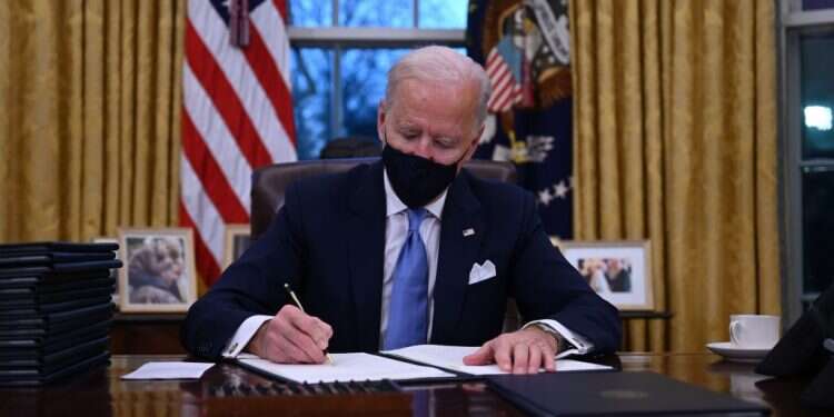 התוכנית הכלכלית של נשיא ארה"ב החדש: טריליון דולר ישירות לאזרחים