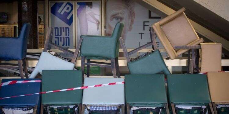 מסעדה סגורה בתל אביב. צילום: מרים אלסטר, פלאש 90 מדינת היהודים: קביעת מדיניות בימי קורונה באור הלכתי