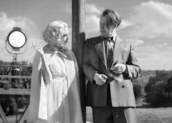 "מאנק" הוא סרט יהיר וקר, אל תצפו בזה בבית