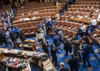 אמריקה תשרוד את המבוכה, לרפובליקנים יש הרבה הריסות לשקם