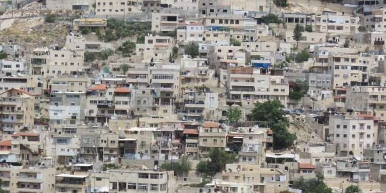 פינוי המשפחה הערבית הפולשת בכפר התימנים יתעכב