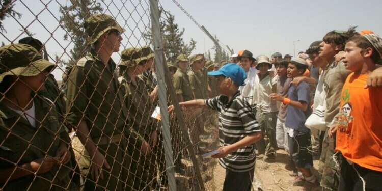 הרב שג מעבר לימין ולשמאל: הפוליטיקה הפוסטמודרנית של הרב שג"ר