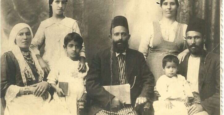 משפחת יהוד מכפר השילוח. צילום: המועצה הציבורית למרכז המבקרים בכפר השילוח ההתעוררות ההיסטורית והחיים החדשים בכפר התימנים