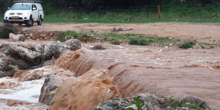 הצפות וסיכוי לשלג: מערכת חורפית ראשונה לעונה