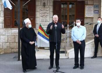 הערכות: אם גנץ יישאר על סף אחוז החסימה, הוא יפרוש מהמירוץ לכנסת