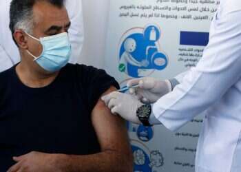 ממתינים לנתניהו: ברש"פ ביקשו להעביר חיסונים לעזה