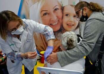 במוקדי החיסון מאשימים: סיקור יתר של תופעות הלוואי