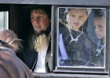 מֵעֵבֶר לחומות שביניהם: כשמצליחים למצוא סדקים בסטריאוטיפ