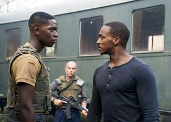 הגיבור שאתם צריכים, בשני סרטים הפוכים