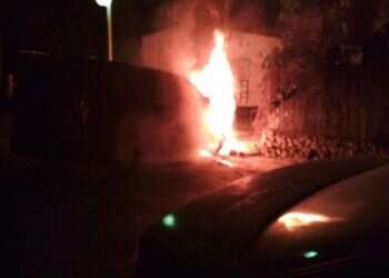 הכאוס ברמלה: רכב הוצת והמשטרה לא פועלת