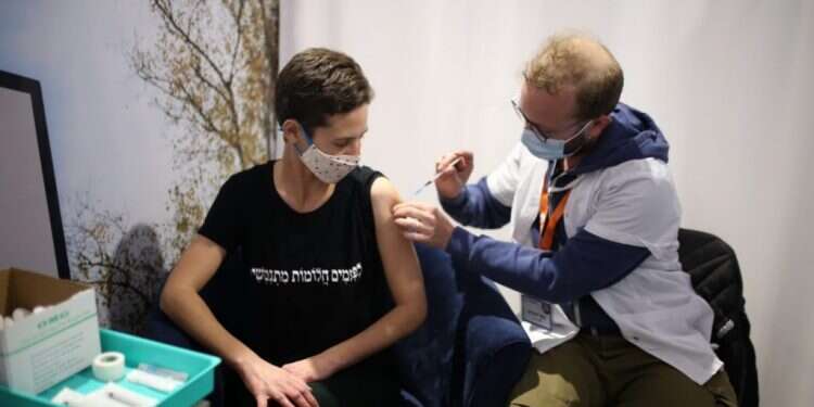 נלחמים בסרבנות: האם מידע על מתנגדי חיסונים יועבר לרשויות?