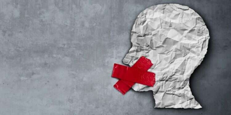 אוי לאותה בושה: קרוב מספיק להמאיס, לא קרוב מספיק לדבר