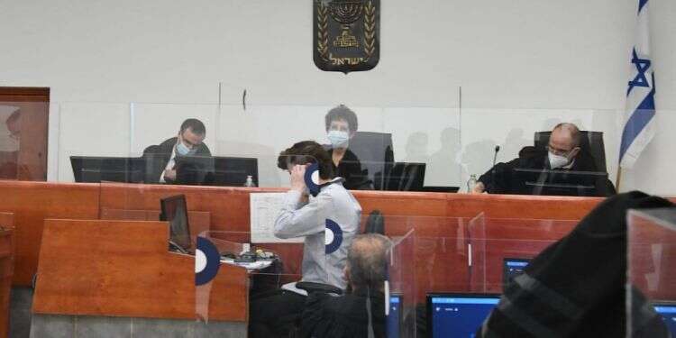 הושפטים במשפט נתניהו. צילום: ראובן קסטרו עו"ד של אלוביץ': "נראה כאילו מישהו יושב וצוחק עלינו"