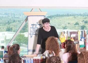 הרבנית מלכה בינה: "רק שאלתי, למה בעצם אנחנו לא לומדות גמרא?"