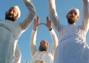 ביחד נהיה לרוב: על בגדים, כבוד ואהבה