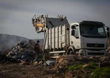 צריבות בעיניים וכאבי גרון: מוקד חדש יילחם בהבערת הפסולת המזהמת ברש"פ