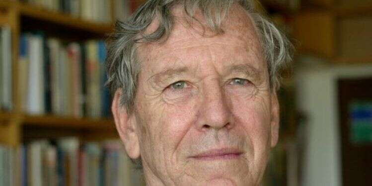 עמוס עוז. צילום: יח ספרה של גליה עוז מחריב את הזוהר שבמגדלורי השמאל