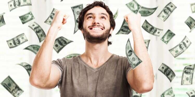 צילום: שאטרסטוק למה אדם שזוכה במיליון דולר ילך ויזרוק את זה ברחוב?