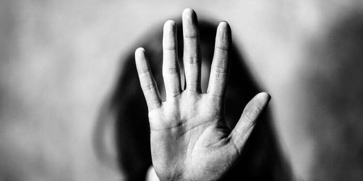 הלקח מעוד רצח כואב: לראות את השקר שמאחורי התמונה המושלמת