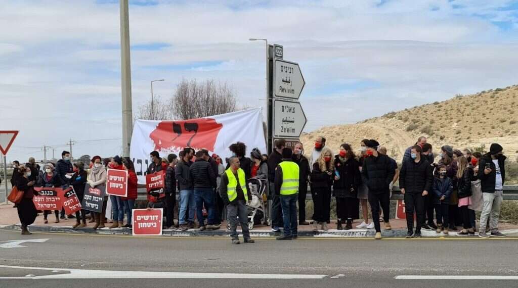 ההפגנה בצומת משאבים, בשבוע שעבר. צילום: ריצ'ל הופקינס