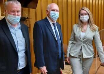 במעמד מצומצם, ללא הכרעות: הגשת הרשימות יוצאת לדרך