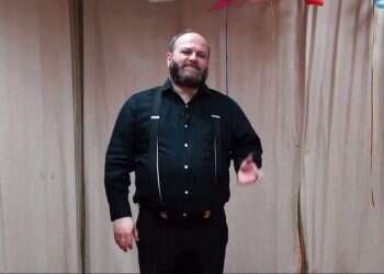 צפו: משדר קריאת מגילה ואחריו – מופע של קובי אריאלי