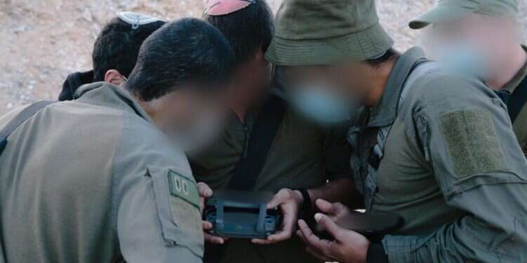 כוחות הקומנדו באימון תפיסת מחבלים/מבריחי סמים. צילום: דו הקומנדו נגד מבריחי סמים: באים ללכוד חוליות טרור