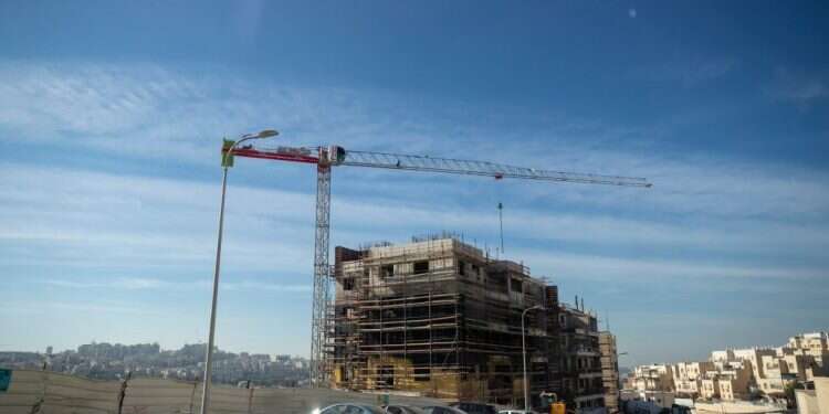 בנייה בירושלים. צילום: EPA