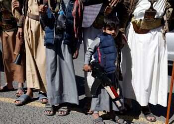 בסחיטה ואיומים: אלפי ילדים מגויסים ללחימה בתימן