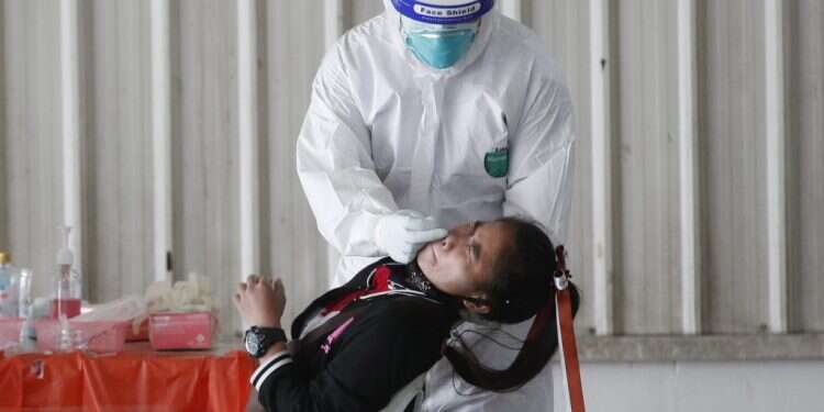 בעולם דורשים מסין: הפסיקו את הבדיקות הרקטליות