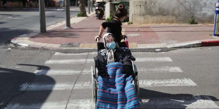 פורים בבני ברק. צילום: EPA