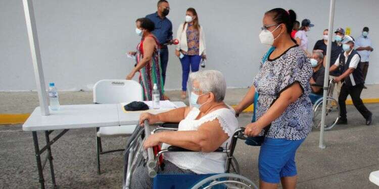 הזדמנות לנקות את חדרי הלב ממשקעי העבר. צילום: EPA סדר במשקעי העבר: ניקיון וארגון גם בחדרי הלב