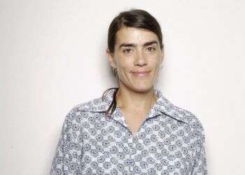 תמונת עולם: האמנית מורן שוב מוציאה קונטרס פואטי ראשון