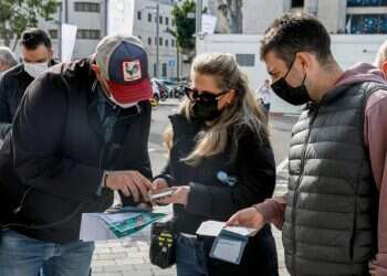 הממשלה פותחת הכול ומתפללת שלא תבוא מגפה חדשה