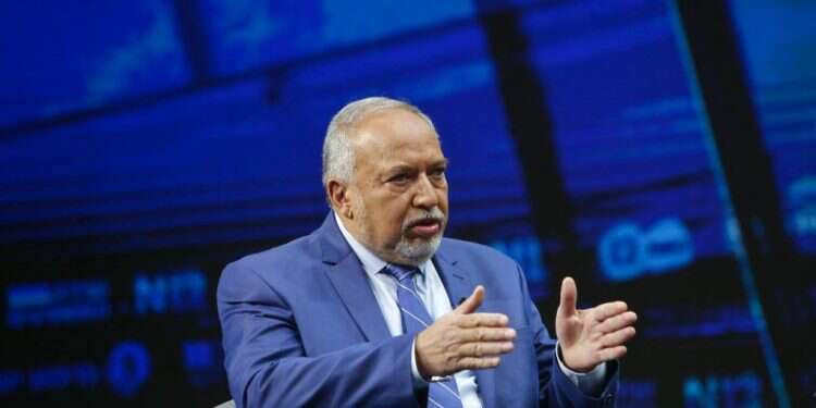 שר האוצר אביגדור ליברמן. צילום: AFP תאריך תפוגה: דמי החל"ת יופסקו בסוף יוני