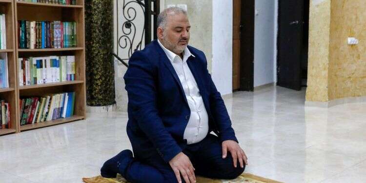 מנסור עבאס. צילום: AFP ברית עם מנסור עבאס: לבנוניזציה של ישראל