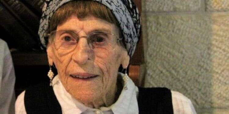 הלכה לעולמה המשוררת אביבה סרנה-סגל