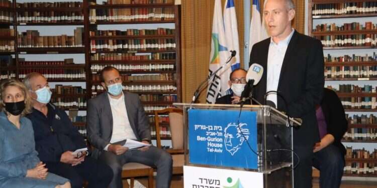 השר חילי טרופר בהשקת התוכנית  מה כואב יותר, רמיסת השבת או מותו של הדיאלוג?