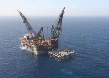 לאחר זיהום הזפת: שטייניץ יקדם כלי שיט ממונעים בגז טבעי