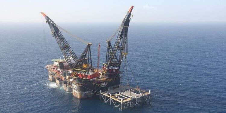 אסדת הגז לווייתן. צילום: מארק ישראל סלם לאחר זיהום הזפת: שטייניץ יקדם כלי שיט ממונעים בגז טבעי