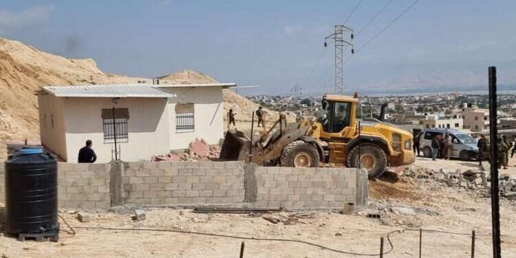 אכיפת בנייה בלתי חוקית בארמונות החשמונאים על ידי המנהל האזרחי. צילום: דוברות מתפ המנהל האזרחי אכף בנייה בלתי חוקית באתר ארכיאולוגי