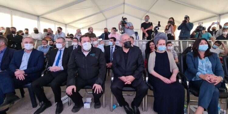 נתניהו ברבבה. צילום: רועי חדי נתניהו מבטיח: "ממשלת ימין בראשותי תמשיך לבנות בארץ ישראל"