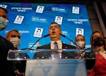 סער בנאומו לאחר פרסום תוצאות המדגם. צילום: AFP התרועה הרמה במטה סער הסתיימה בקול ענות חלושה