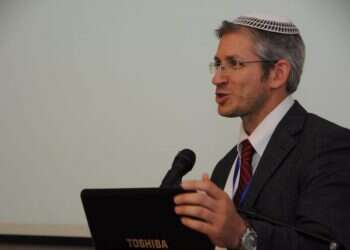 "היית ככוכב בוהק בשמי הלילה": פרידה מהרב רונן נויבירט